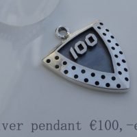 Victory Motorcycles pendant 100.