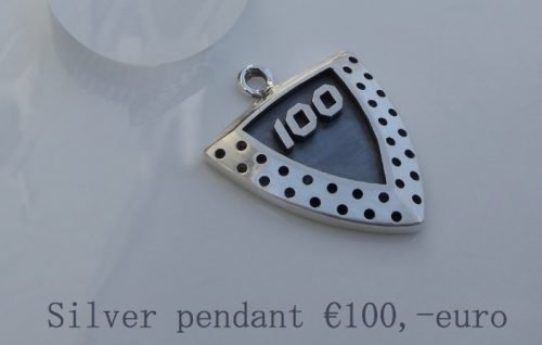 Victory Motorcycles pendant 100.