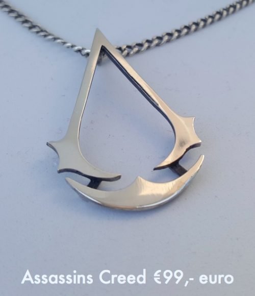 Assassins Creed silver pendant.